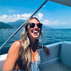 Meet your Posher, Victoria